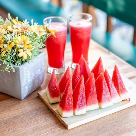 Yulaman Hotel 吉利特拉旺安 外观 照片