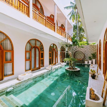 Yulaman Hotel 吉利特拉旺安 外观 照片