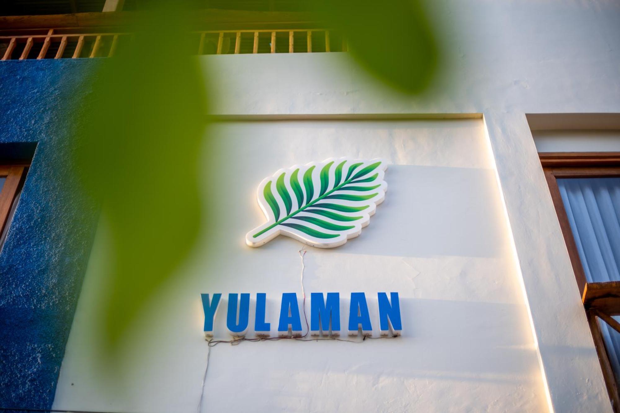 Yulaman Hotel 吉利特拉旺安 外观 照片